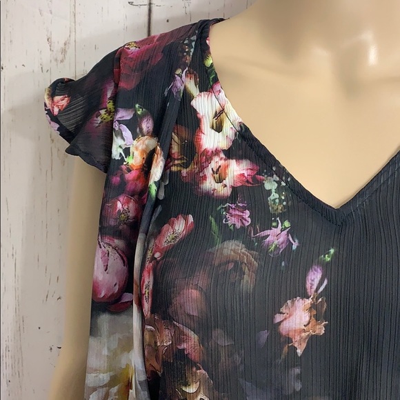 NWT willow & clay Elsie Floral Tie Front Top - Picture 2 of 12